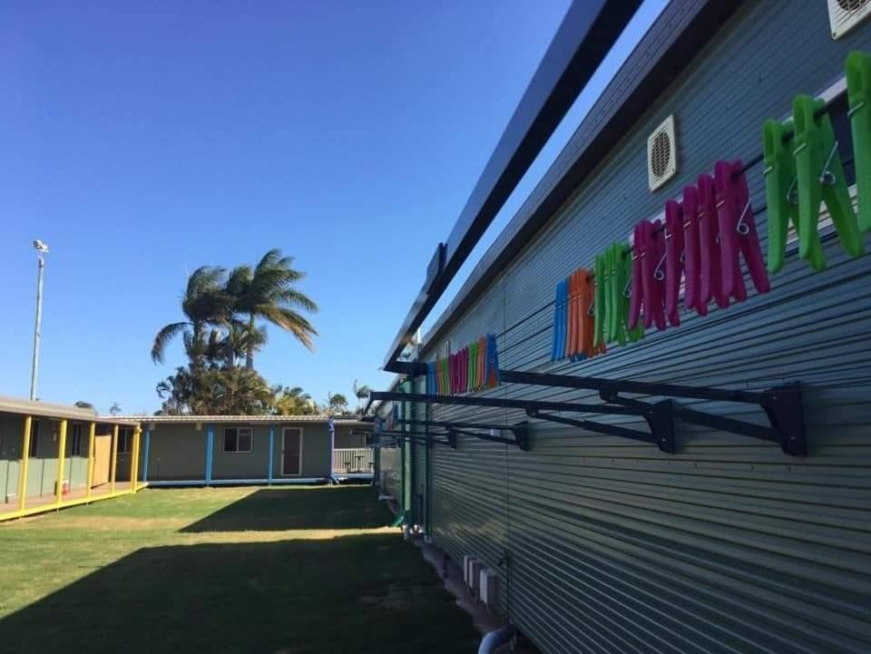 Palm Tree Backpackers Hostel Бандаберг Екстериор снимка